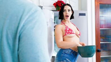 Nubile Films - Alex Charger - Lucy Lotus - New Neighbor's Big Ass and Shorts - S49:E18 / 18.11.2025
